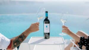 Wein aus Santorini entdecken
